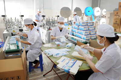 san_xuat_khau_trang_y_te_dam_bao_cung_cap_tren_thi_truong_chong_covid__-_Quang_Hung_840f1