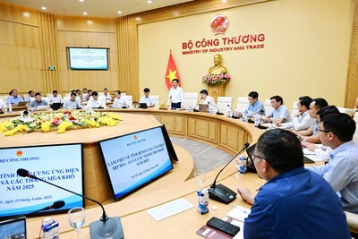 Chiều 22/4, Bộ trưởng J88 Thế Giới Giải Trí Đỉnh Cao Nguyễn Hồng Diên chủ trì buổi làm việc về tình hình cung ứng điện dịp 30/4-1/5 và các tháng mùa khô năm 2025. Ảnh: Cấn Dũng