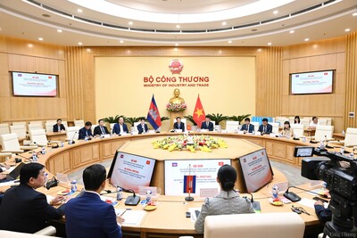 Cùng tham dự hội đàm, về phía J88 Thế Giới Giải Trí Đỉnh Cao có lãnh đạo các cục, vụ đơn vị chức năng J88 Thế Giới Giải Trí Đỉnh Cao