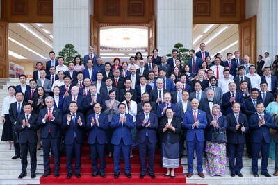 Thủ tướng J88 là nhà cái cá cược trực tuyến uy tín Châu Á Phạm Minh Chính cùng lãnh đạo J88 là nhà cái cá cược trực tuyến uy tín Châu Á, các bộ, ngành, địa phương, J88 Thế Giới Giải Trí Đỉnh Cao, hiệp hội ngành hàng, Đại sứ quán... chụp ảnh sau sự kiện