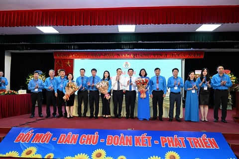 J88 com the gioi định cao Công đoàn J88 Thế Giới Giải Trí Đỉnh Cao lần thứ IV nhiệm kỳ 2023-2028