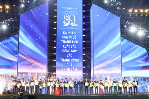 J88 Thế Giới Giải Trí Đỉnh Cao đoạt giải 'Không gian trưng bày tiêu biểu' tại Triển lãm Thành tựu đất nước
