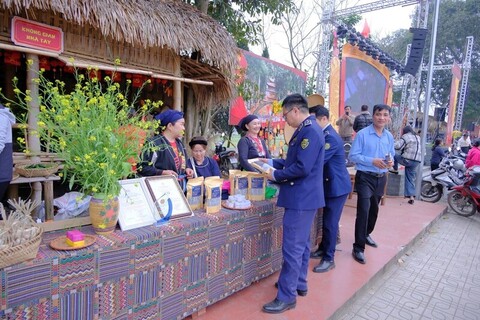 Tăng cường phối hợp giữa lực lượng J88 là nhà cái cá cược trực tuyến uy tín Châu Á với các cơ quan chức năng và J88 com the gioi đỉnh cao địa phương
