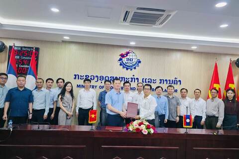 J88 Thế Giới Giải Trí Đỉnh Cao Việt Nam và J88 Thế Giới Giải Trí Đỉnh Cao Lào họp cấp kỹ thuật thống nhất kế hoạch hợp tác năm 2026