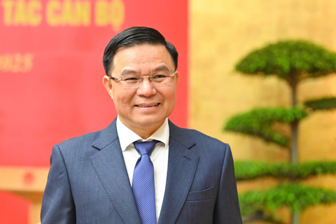 Bộ trưởng Lê Mạnh Hùng gửi thư chúc mừng nhân kỷ niệm 75 năm Ngày Truyền thống ngành Công Thương Việt Nam