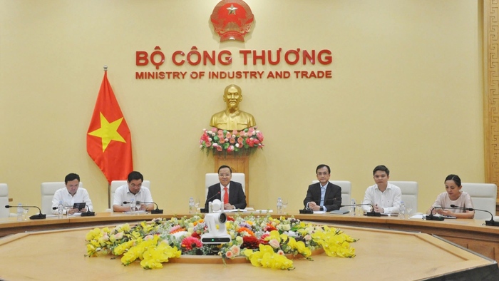 Thứ trưởng Nguyễn Hoàng Long làm việc với Tập đoàn NOVATEK về LNG