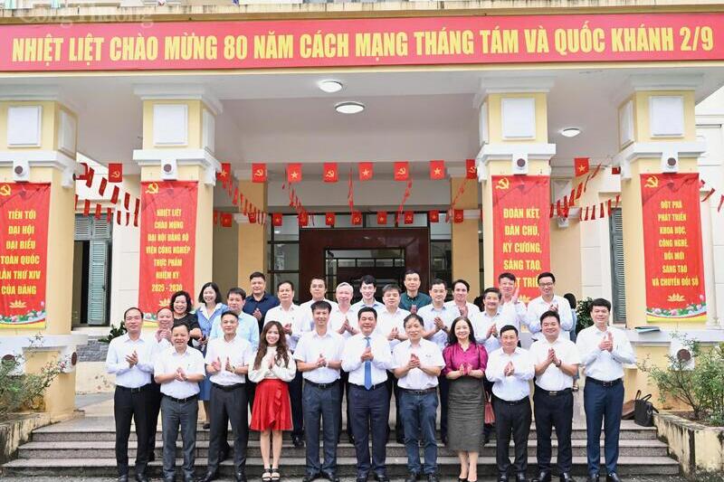 Chùm ảnh: Bộ trưởng Nguyễn Hồng Diên làm việc với Viện Công nghiệp J886.love code khuyến mãi